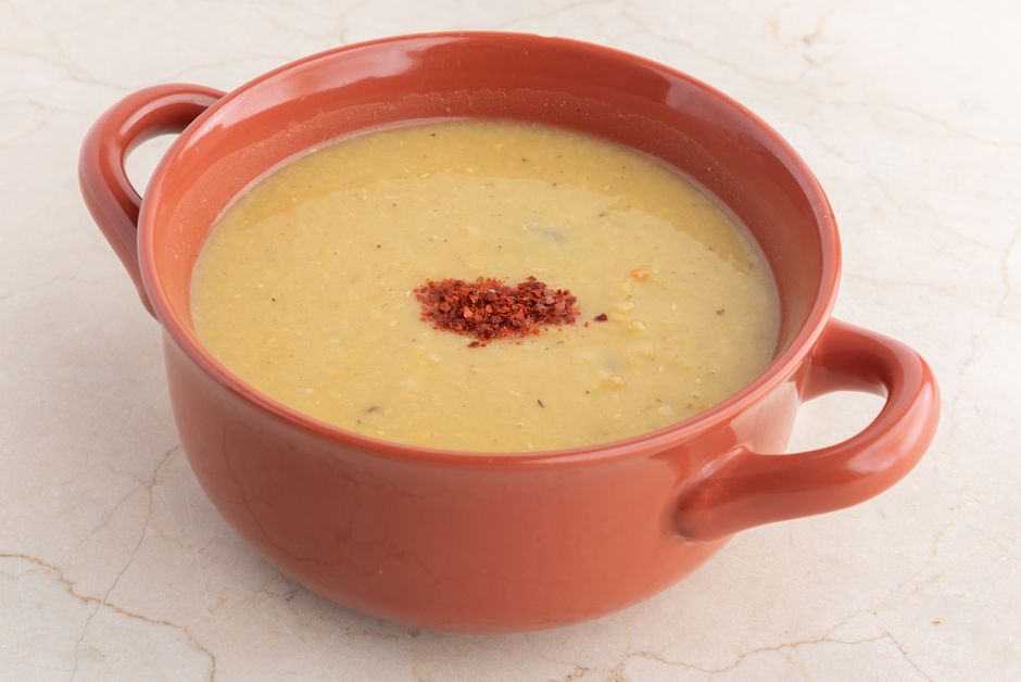 Thai Coconut Red Lentil Soup: A Creamy Vegetarian Bowl with Global Flavor SLUG: thai-coconut-red-lentil-soup KEYWORD: Thai coconut red lentil soup EXCERPT: Discover a creamy Thai-inspired red lentil soup packed with plant protein, aromatic spices, and com