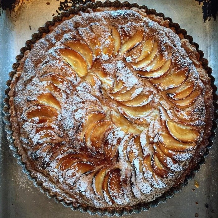 Apple Frangipan Tart — Easy